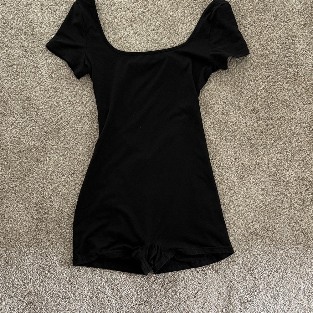 Black Short Sleeve Scoop Neck Romper